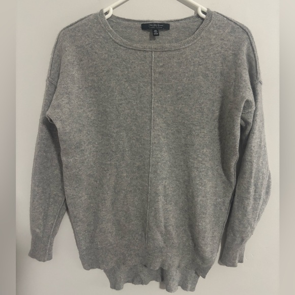 Saks Fifth Avenue Sweaters - Women’s Cashmere Saks Fifth Avenue Gray Crew Neck Sweater Size Medium